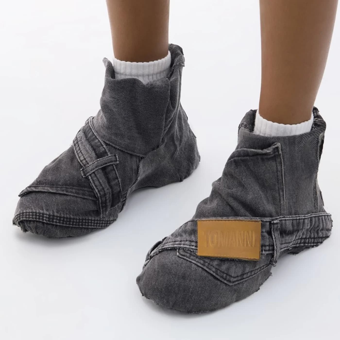 GREY DENIM CHELSEA