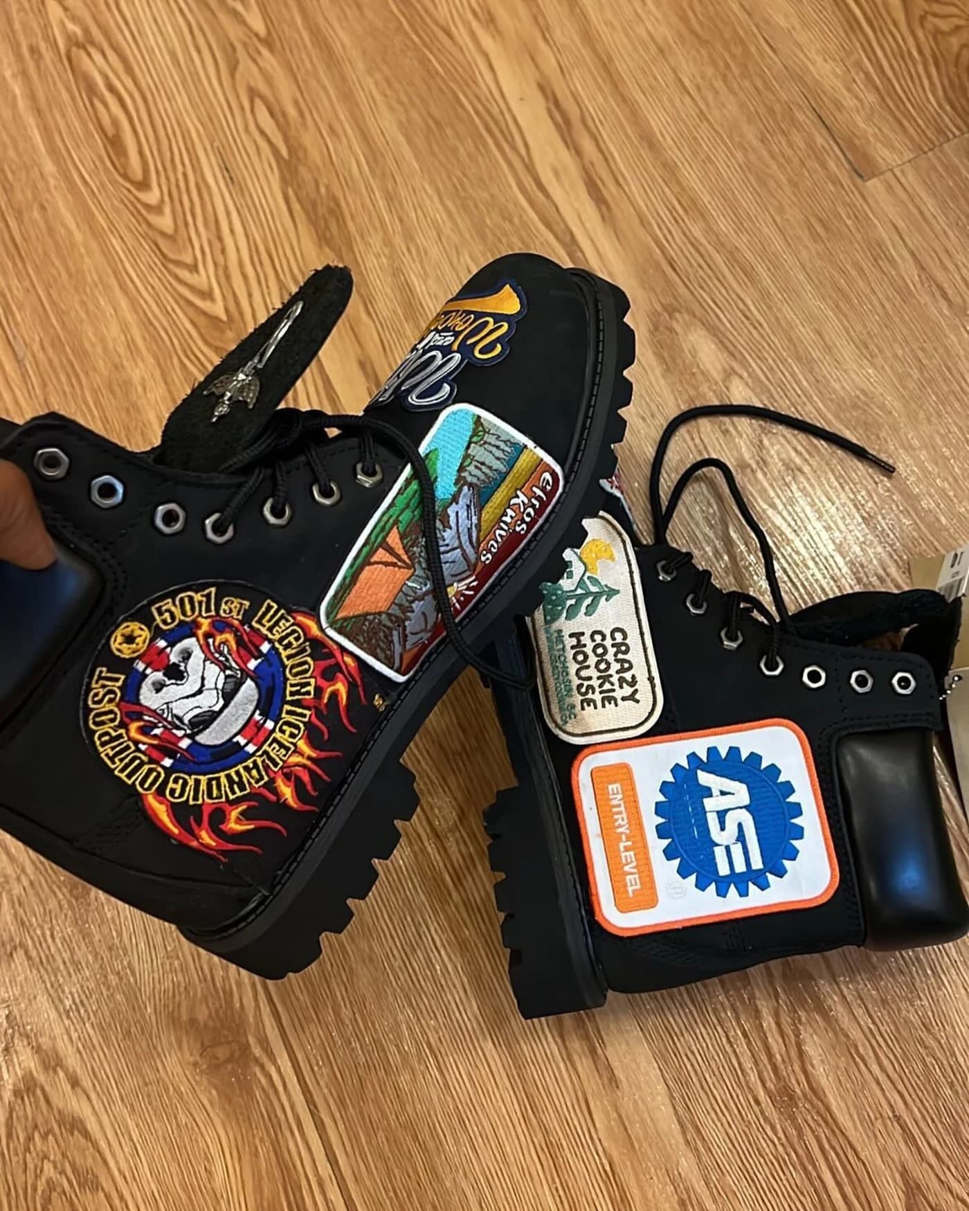 BLACK BADGE TIMBERLAND