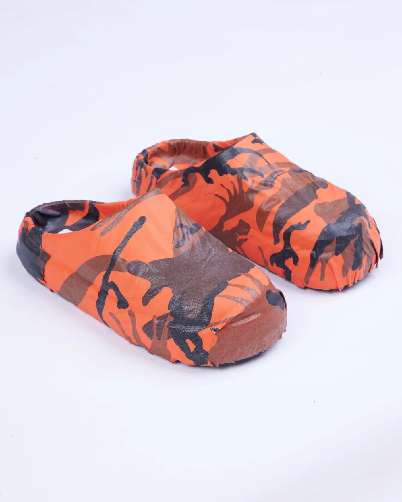 TMN ORANGE CAMO CLOGS